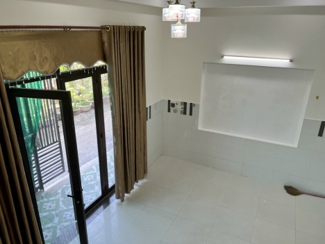 Bán nhà 2 tầng kiệt ô tô Hoàng Văn Thái gần kđt Aurora giá 2,x tỷ