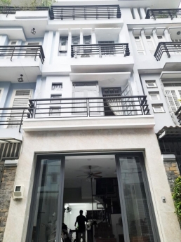 NHÀ ĐẸP, HẺM XE TẢI 6M, 4 TẦNG, PHẠM VĂN CHIÊU GIÁ NHỈNH 6 TỶ