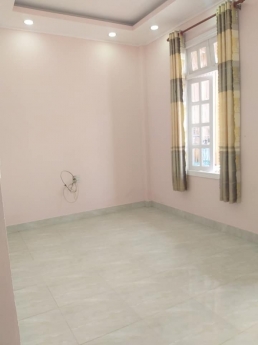 Cần tiền bán gấp nhà giá rẻ 1.85 tỷ hẻm xe hơi tại Thái Phiên, Đà Lạt