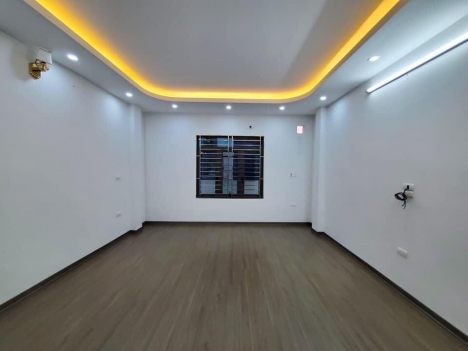 Bán nhà Lê Quang Đạo 30.1m* 5Tầng* MT4m. Giá 3.75 tỷ. Nhà mới, đẹp. Cách ô tô 5m