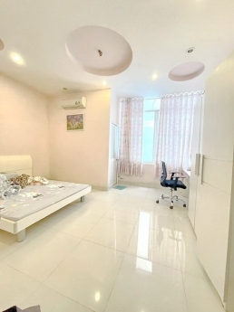 BÁN NHÀ MẶT TIỀN HẺM XE HƠI 8M - LÂM VĂN BỀN, P.TÂN KIỂNG QUẬN 7 - HẺM THÔNG.
Lh xem nhà :  Ms