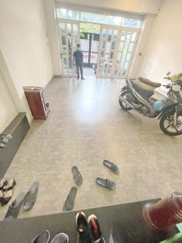 BÁN NHÀ MẶT TIỀN HẺM XE HƠI 8M - LÂM VĂN BỀN, P.TÂN KIỂNG QUẬN 7 - HẺM THÔNG.
Lh xem nhà :  Ms