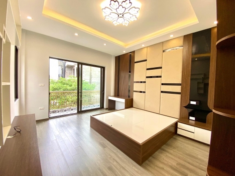 BÁN NHÀ MẶT PHỐ NGUYỄN LAM 45M2 5T Ô TÔ TRÁNH VỈA HÈ KD VP