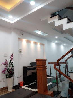 Cần bán Gấp nhà Phạm Văn Bạch Phường 15 Quận Tân Bình -4 Tầng-48M2 chỉ Nhỉnh 5 Tỷ-