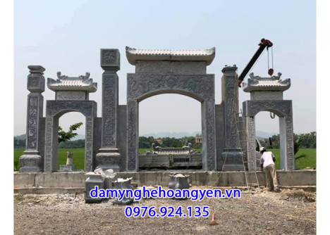 Cổng tam quan đá trạm khắc tinh xảo
