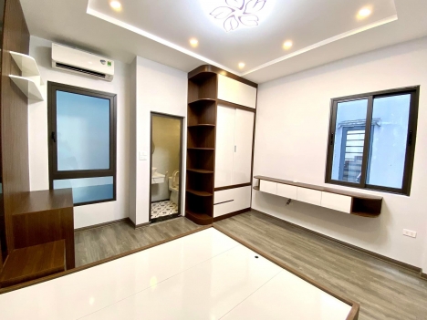 BÁN NHÀ MẶT PHỐ NGUYỄN LAM 45M2 5T Ô TÔ TRÁNH VỈA HÈ KD VP
