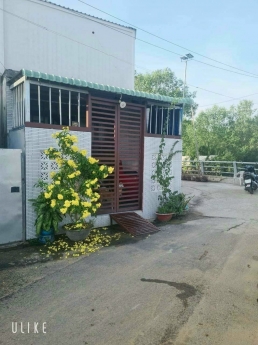 chính chủ bán nhà 4x15,1 lầu,2pn hẻm xe hoi,phí 30 triệu