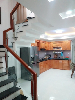 Cần bán Gấp nhà Phạm Văn Bạch Phường 15 Quận Tân Bình -4 Tầng-48M2 chỉ Nhỉnh 5 Tỷ-