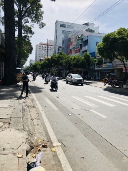 Kẹt vốn làm ăn cần bán gấp nhà mặt tiền đường 3/2, Q11 sát vách Q10 DT 3x9m trệt 4 lầu giá 9,6 tỷ TL