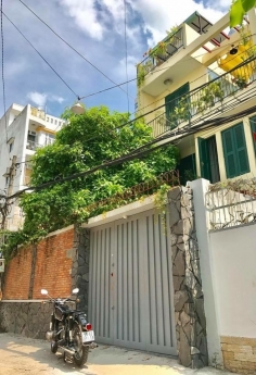 BÁN BIỆT THỰ HXH HOÀNG HOA THÁM, Bình Thạnh- 130m2-4 tầng- ngang6m-18.5 tỷ