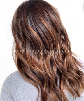 5 màu nhuộm hidden đang hot trend hiện nay, học nghề tóc - Tiệp Nguyễn Hair Salon