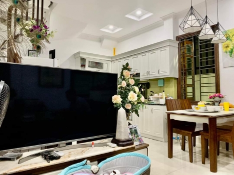 BÁN NHÀ ĐẸP NGỌC THỤY, 45M,5T 3,8  TỶ, FULL NỘI THẤT XỊN XÒ, SÁT MIPEC