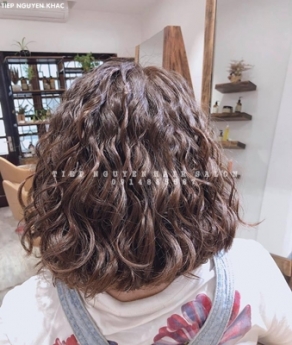 Tóc ngắn nhuộm hidden xanh rêu, học nghề tóc - Tiệp Nguyễn Hair Salon