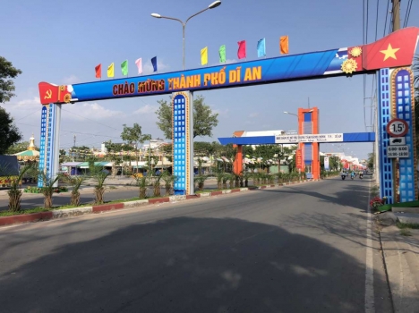 Nhà 4 lấu diện tich 630m2  hai mặt tiền theo quy hoạch tầm nhìn Tp Thủ Đức