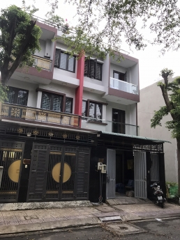 LIỀN KỀ KHU HÀ ĐÔ, CANH TRUNG CƯ 22 TẦNG, NGANG 5 ( 90M2), VEW CÔNG VIÊN HỒ NƯỚC CHỈ HƠN 7