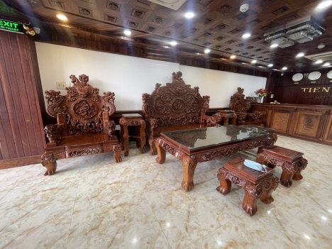 Bán rẻ Khách Sạn Gần Biển 10 tầng Võ Nguyên Giáp, 140m2, Chỉ 43 tỷ.