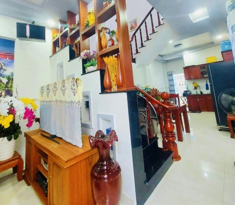 Nhà bán Huỳnh Văn Bánh HXH 75m2 – ngang 4.5m 4Tấm giá 9 tỷ hơn