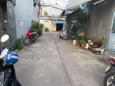 NHÀ CẤP 4 - GIÁ CỰC TỐT - NHÀ HIẾM KHU LÊ VĂN QUỚI