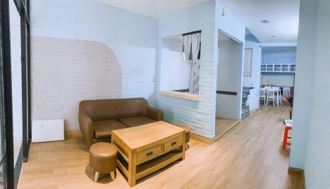 NHÀ ĐẸP,CÁCH MẠNG THÁNG 8,HẺM THÔNG XE HƠI KIAMONING,THÔNG RA TUYẾN ĐƯỜNG LỚN HOÀNG SA.DTSD