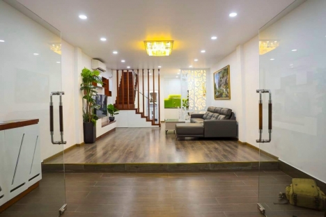 BÁN NHÀ  TRẦN VĂN QUANG - TÂN BÌNH.. NHÀ 2 TẦNG MỚI ĐẸP - NGANG GẦN 5M VUÔNG VỨC - HẺM XE HƠI  XE