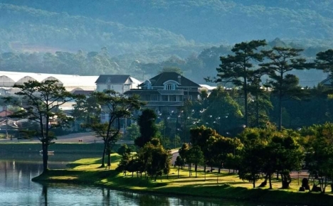 BÁN BIỆT THỰ NHÌN TOÀN CẢNH HỒ XUÂN HƯƠNG ĐÀ LẠT