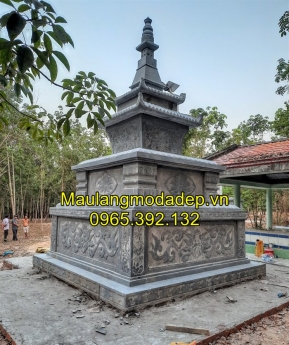 Các mẫu mộ tháp phật giáo bằng đá được chế tác tại làng nghề đá Ninh Vân
