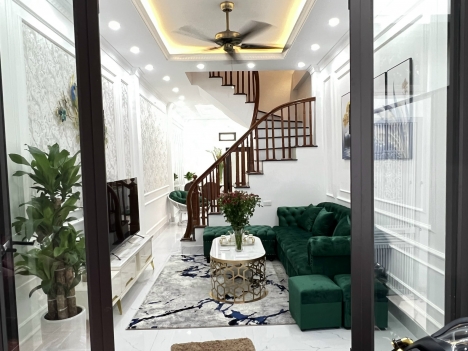 Bán nhà mới 6 tầng 40m2, ngõ 3 gác tránh, kinh doanh sầm uất phố Cầu Giấy