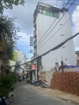 Bán gấp nhà mặt tiền đường Duy Tân, P15, Q. Phú Nhuận DT 4,8x14m nhà cấp 4 giá chỉ 13,2 tỷ TL