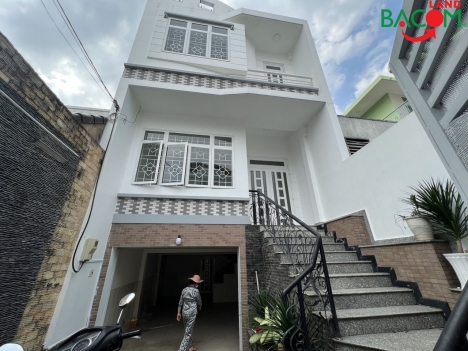 Bán nhà 2 lầu đẹp,có dòng tiền 144 triệu,đường 2 xe oto, thông bàn cờ,P TRUNG DŨNG
