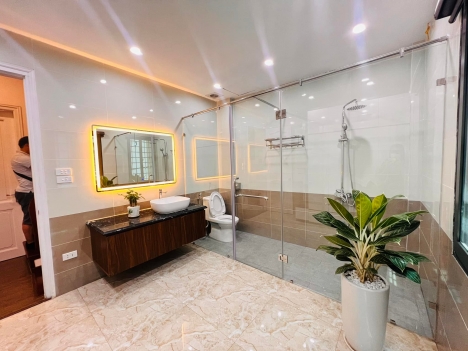 Bán Nhà Phân Lô Thái Hà 6 Tầng, mặt tiền: 6m, Dt: 61m2, thang máy, nhà mới. 21.5 tỷ