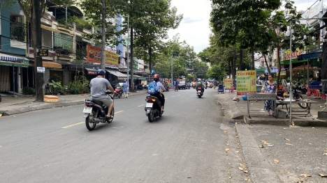 NHÀ MẶT TIỀN ĐƯỜNG 8M NGAY KHU ẨM THỰC GẦN AEON