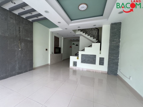 Bán nhà 2 lầu đẹp,có dòng tiền 144 triệu,đường 2 xe oto, thông bàn cờ,P TRUNG DŨNG