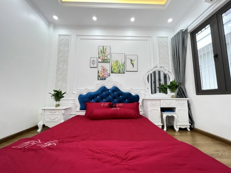 Bán nhà mới 6 tầng 40m2, ngõ 3 gác tránh, kinh doanh sầm uất phố Cầu Giấy