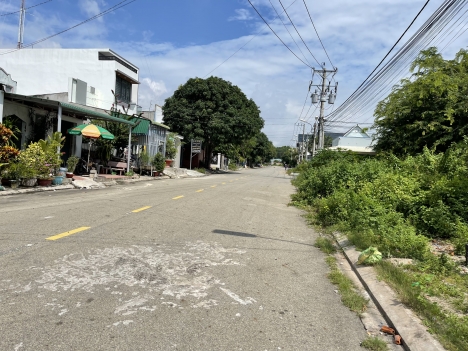 Đất đẹp trung tâm thị xã lagi giá 7 tỷ