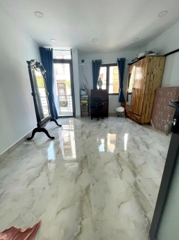 VỊ TRÍ ĐẮC ĐỊA, SÁT HXH, TRƯỜNG SA, DT 32M2 X 4 TẦNG, CHỈ 6.8 TỲ TL