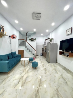 VỊ TRÍ ĐẮC ĐỊA, SÁT HXH, TRƯỜNG SA, DT 32M2 X 4 TẦNG, CHỈ 6.8 TỲ TL