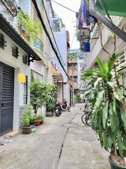 VỊ TRÍ ĐẮC ĐỊA, SÁT HXH, TRƯỜNG SA, DT 32M2 X 4 TẦNG, CHỈ 6.8 TỲ TL