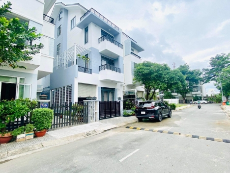 Bán Biệt Thự Đỗ Xuân Hợp Quận 9 Mặt Tiền 4 Tầng 155m2 Tặng Nội Thất