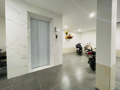 Bán tòa CC MINI, Trần Duy Hưng, Cầu Giấy, 107m2, 8T, MT8m, giá 21,5 tỷ, 933705193