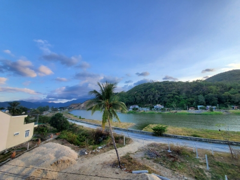 Bán nhà thôn thủy tú vĩnh thái nha trang, sát sông tắc