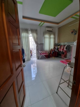 chính chủ bán nhà 4.5x11,5,2 lầu,4pn,3wc,hem xe hoi phí 70 triệu!