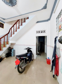 Gấp bán HXH  2 tầng Lê Văn Thọ  P11 GV 45m2 chỉ 3.7  tỷ TL