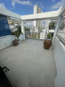 RẺ NHẤT QUẬN 7- BÁN ĐẤT TẶNG NHÀ CẤP 4 ĐANG KINH DOANH TẠP HÓA-  XE HƠI 7 CHỖ NGỦ TRONG NHÀ . 128m2