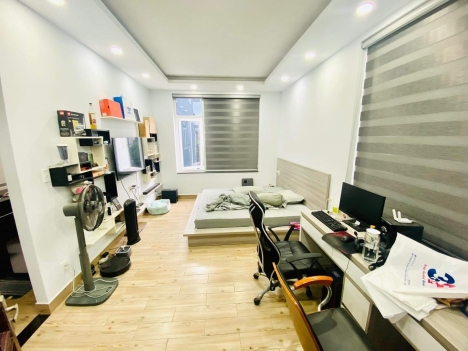 Bán Biệt Thự Đỗ Xuân Hợp Quận 9 Mặt Tiền 4 Tầng 155m2 Tặng Nội Thất