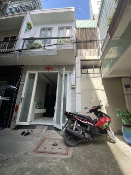 Nguyễn Thượng Hiền F1 sát mặt tiền 3 tầng 18m2 chỉ 2 tỷ nĩnh