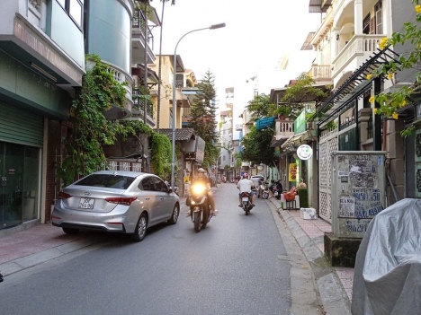 Ngộp bank bán gấp nhà 46m2, 5T, 6 tỷ hơn chút 2 Ô TÔ  tránh Đường Chiến Thắng