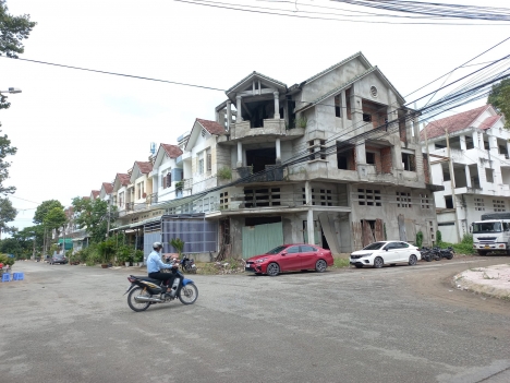 Bán Biệt Thự Thô Góc 2 Mặt Tiền Đối Diện Bệnh viện Hoàn Mỹ Cửu Long