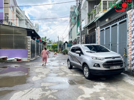 Chỉ 2,72 tỷ thương lượng.Bán nhà lầu đẹp, 60m2, đường nhựa xe hơi thoải mái, gần ngay cầu Hoá An,