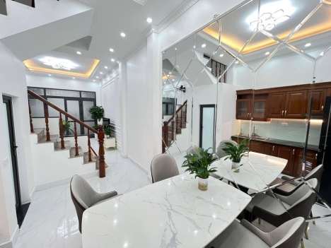 Chủ Ngộp bank bán gấp nhà Nguyễn Khuyến 44m2, 5T, 6 tỷ hơn chút Ô TÔ đỗ cửa ngày đêm.