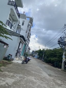 BÁN NHÀ SÁT MẶT TIỀN VÕ VĂN KIỆT, HẺM THÔNG, NGANG 5.5 HIẾM CÓ